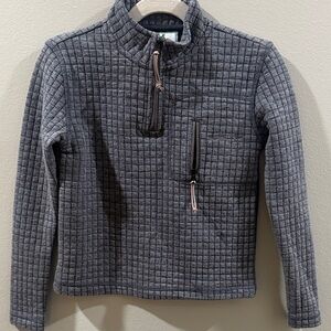 Properly Tied Delta Pullover